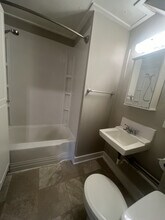 1417 Birch St in Eau Claire, WI - Foto de edificio - Building Photo