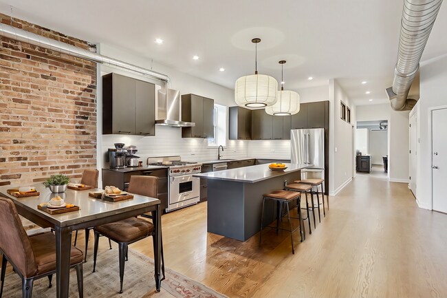 property at 1056 N Milwaukee Ave
