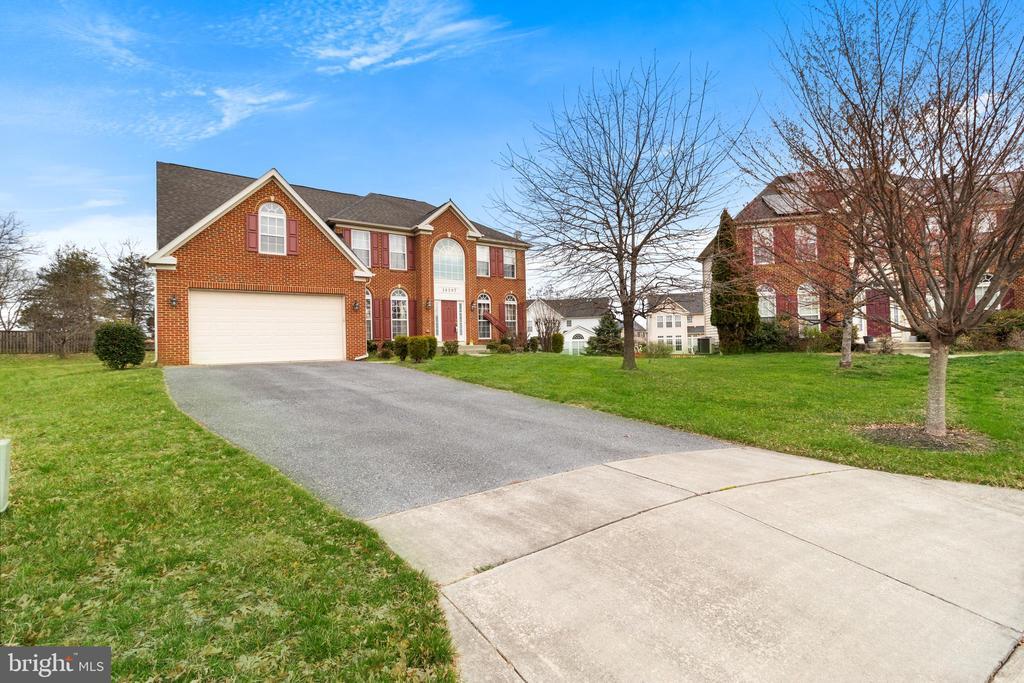 14107 Mintlaw Landing in Laurel, MD - Building Photo