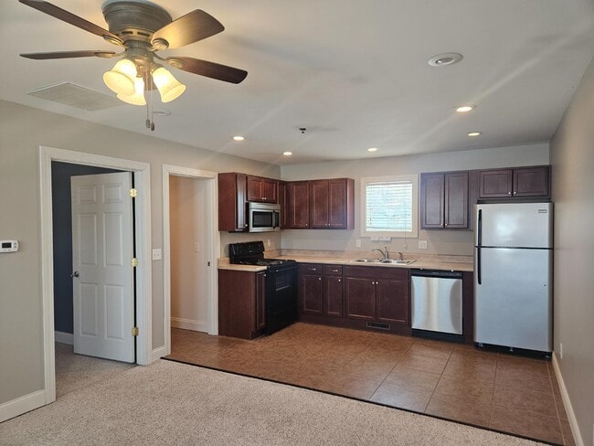 728 W Calhoun St in Macomb, IL - Building Photo - Building Photo