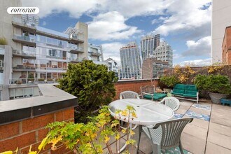 445 W 19th St in New York, NY - Building Photo - Building Photo