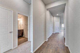 147 Shugart St in San Marcos, TX - Foto de edificio - Building Photo