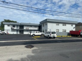 5741 SW 36th Ct in Davie, FL - Building Photo