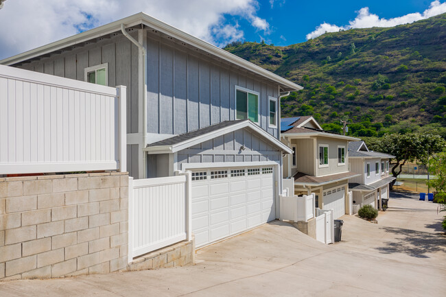 Kuliouou Estates in Honolulu, HI - Building Photo - Building Photo