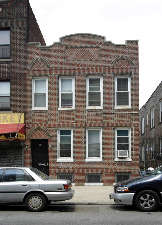 77 Riverdale Ave in Brooklyn, NY - Building Photo