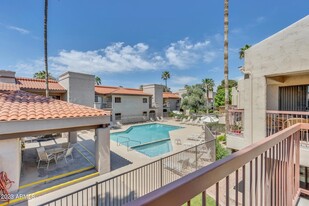 9270 E Mission Ln, Unit 219 in Scottsdale, AZ - Foto de edificio - Building Photo