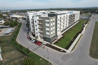 Park South in Austin, TX - Foto de edificio - Building Photo