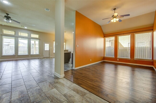 19019 Thatcher Hills Ct