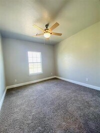 506 Robinson St photo'