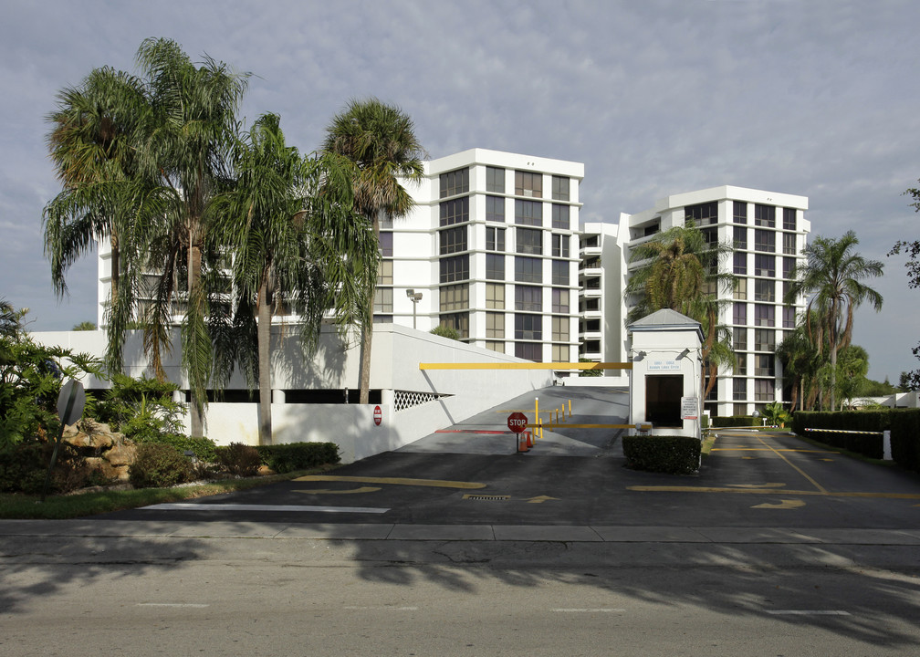 The Towers in Miami, FL - Building Photo