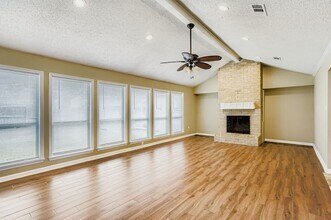 15710 Sandy Hill Dr in Houston, TX - Building Photo - Building Photo