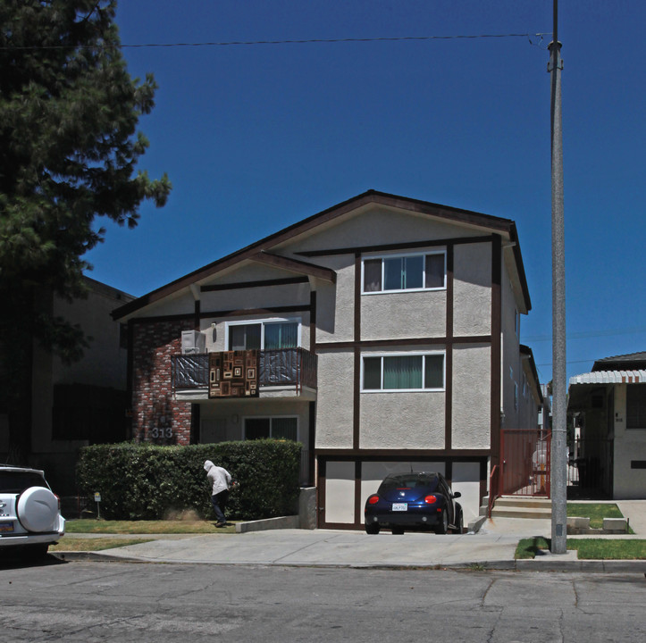 313 E Providencia Ave in Burbank, CA - Building Photo