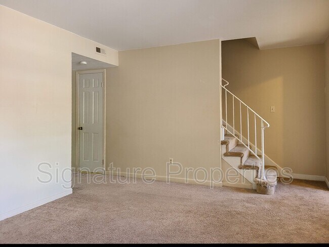 401 Advocate Ct photo'