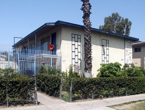 527 N Anna Dr in Anaheim, CA - Building Photo - Building Photo