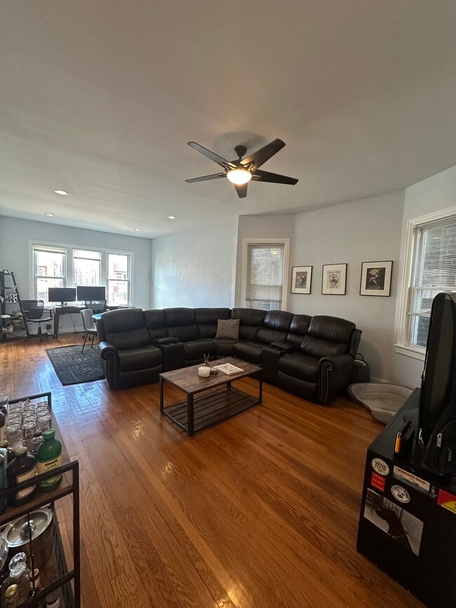 3643 W Diversey Ave, Unit 1