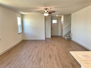 14204 Mcarthur Dr in Manor, TX - Building Photo - Building Photo