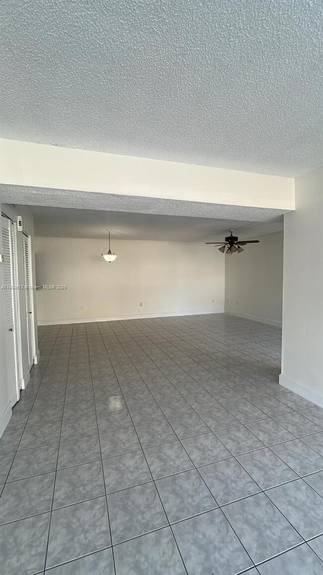 15420 SW 81st Circle Ln in Miami, FL - Building Photo - Building Photo
