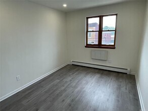 52-55-55 72nd St in Queens, NY - Building Photo - Building Photo
