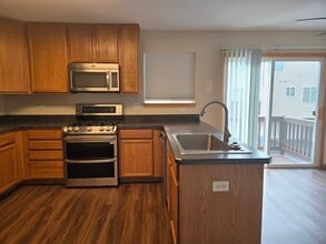 552 Richard Brown Blvd in Volo, IL - Building Photo - Building Photo