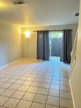 644 W Collins St in Denton, TX - Building Photo - Building Photo