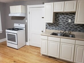 1751 S 60th St, Unit 1753 S 60th St (Upper) in West Allis, WI - Building Photo - Building Photo