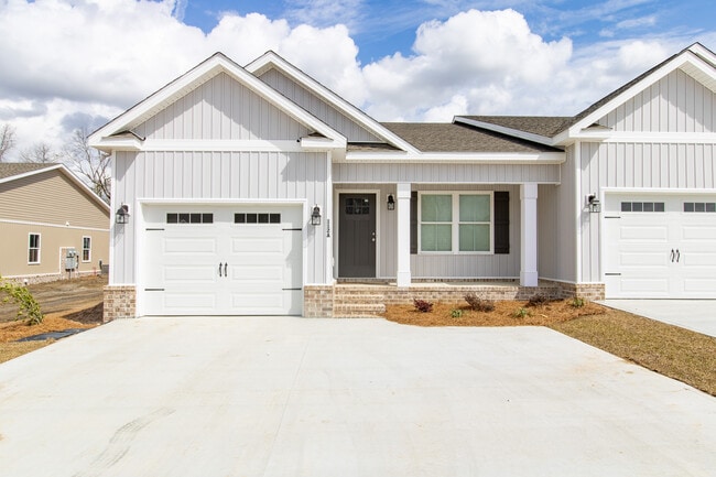 property at 112 Woodsedge Dr