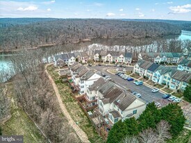 11598 Tolson Pl in Woodbridge, VA - Building Photo