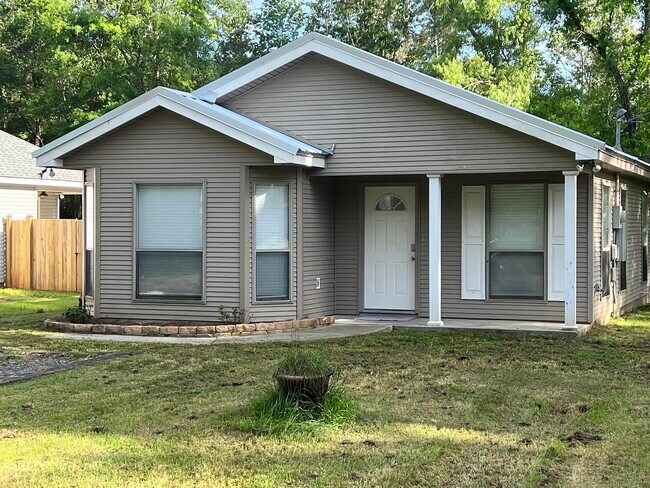 138 Poe St in Madisonville, LA - Building Photo - Building Photo