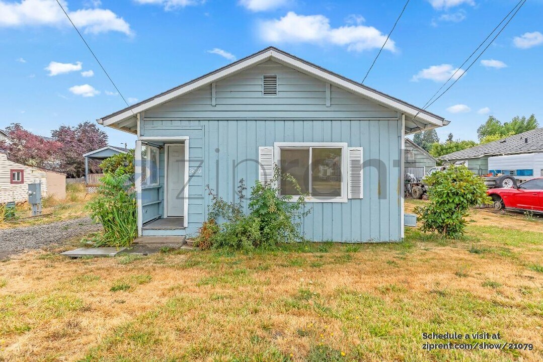 2820 19th Ave in Forest Grove, OR - Building Photo