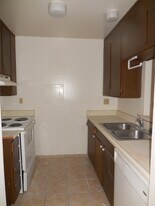 309 E Surfside Dr in Port Hueneme, CA - Building Photo