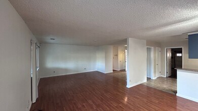 1717 Briarwood Dr in Modesto, CA - Building Photo - Building Photo