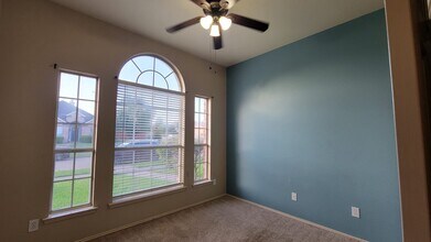 2102 Mapleview Dr in Garland, TX - Building Photo - Building Photo