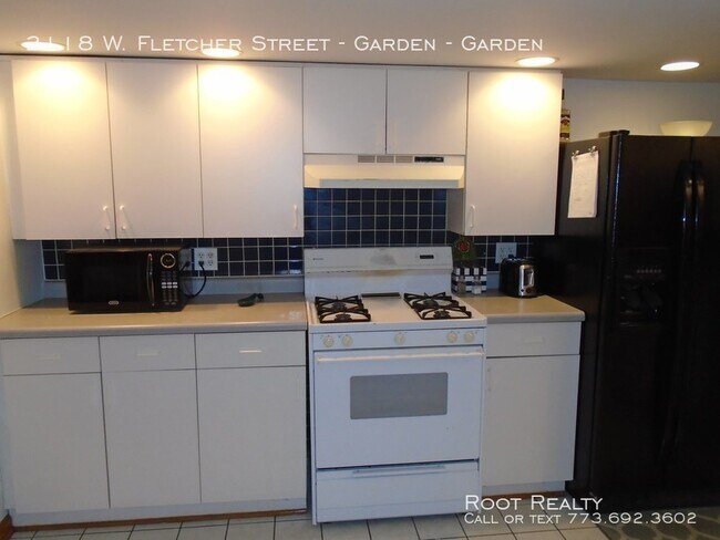 2118 W Fletcher St-Unit -Garden in Chicago, IL - Foto de edificio - Building Photo