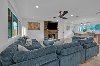 3537 Royal Dr in Julian, CA - Foto de edificio - Building Photo