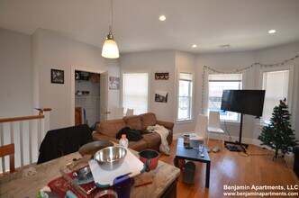 12 Islington St, Unit 1 in Boston, MA - Building Photo - Building Photo
