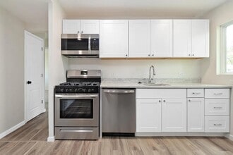 1240 Mullanphy Ln in Florissant, MO - Building Photo - Building Photo