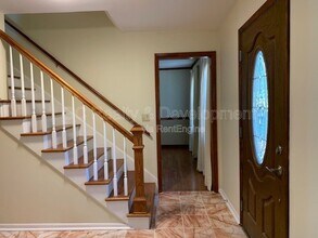 87 W Surrey Ln in Barrington, IL - Building Photo - Building Photo