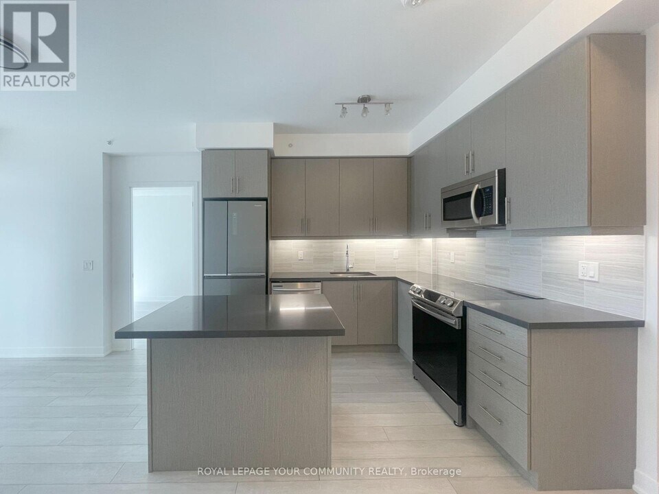 75 Oneida Crescent in Richmond Hill, ON - Building Photo