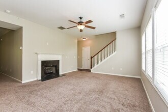 2482 Folsom St in Snellville, GA - Foto de edificio - Building Photo