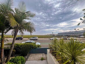 162 Imperial Beach Blvd in Imperial Beach, CA - Building Photo - Building Photo