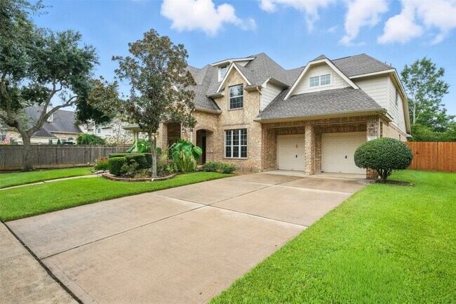 3303 Charleston Ct in Sienna, TX - Foto de edificio - Building Photo