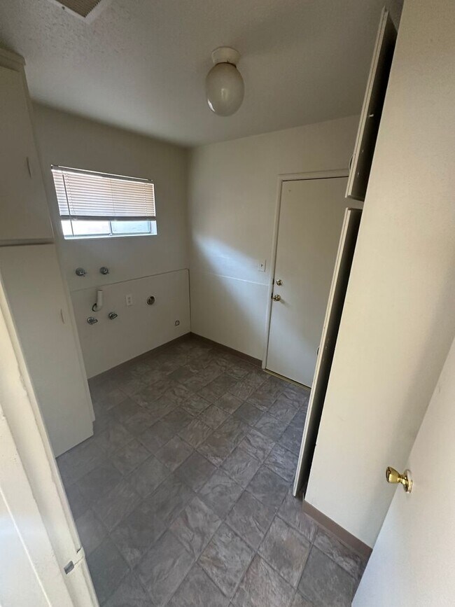 236 W 20th St-Unit -236 in Merced, CA - Building Photo - Building Photo