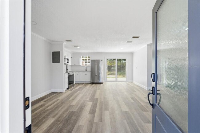 8902 W Norfolk St in Tampa, FL - Building Photo - Building Photo