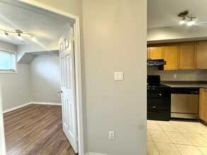 65 Turntable Crescent in Toronto, ON - Building Photo - Building Photo