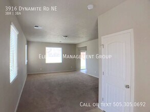 3916 Dynamite Rd NE in Rio Rancho, NM - Building Photo - Building Photo