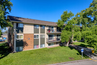 Mountainview Apartments in Calgary, AB - Building Photo - Building Photo