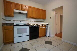 18 Euston St, Unit 4 in Brookline, MA - Building Photo