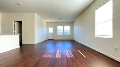 1005 White Birch Ln in Brookshire, TX - Building Photo - Building Photo