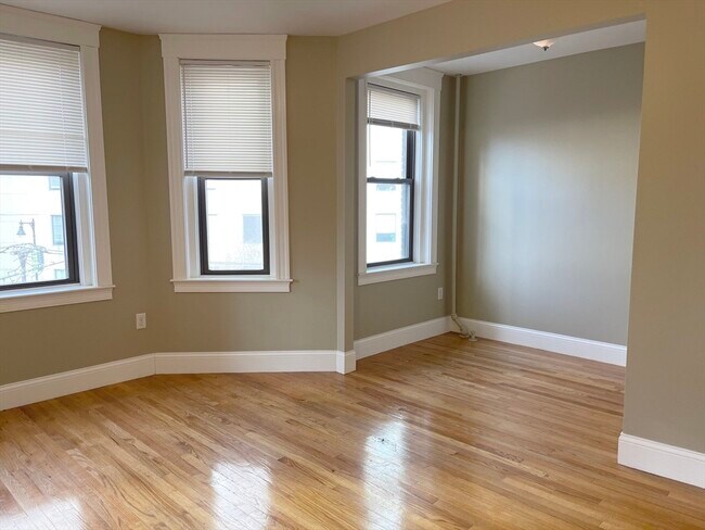 660 Huntington Ave in Boston, MA - Building Photo - Building Photo