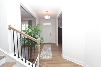 451 Carmichael Cir in Canton, GA - Foto de edificio - Building Photo